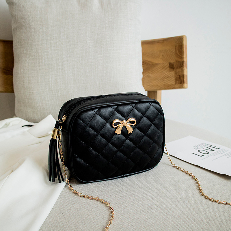 Picture of Foreign trade rhombus zipper women's bag 2023 spring and summer new fashion chain shoulder slung small square bag women's bag wholesale