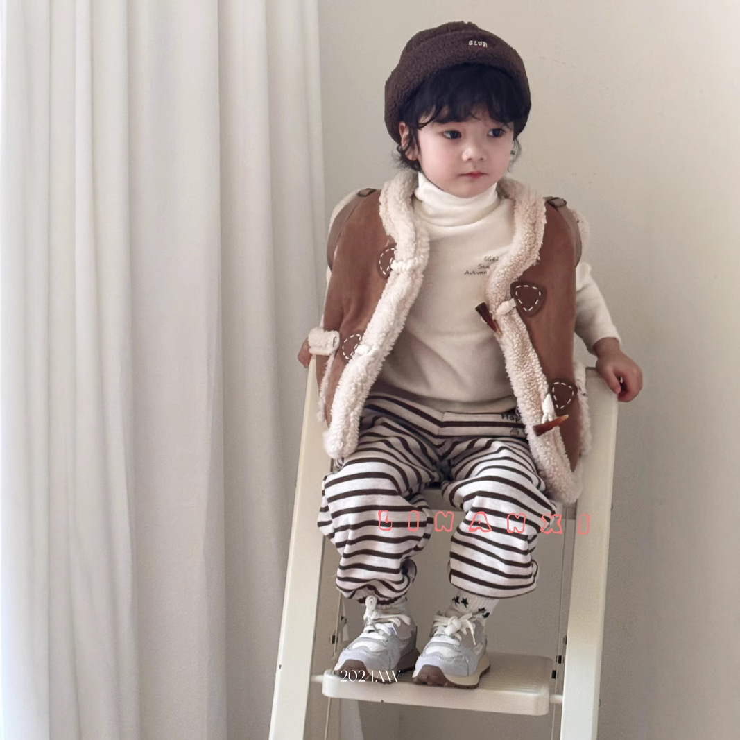 Picture of Boys and Girls Suede One Lamb Wool Vest 24 Years Winter New Baby All-match Warm Corner Buckle Vest 82468