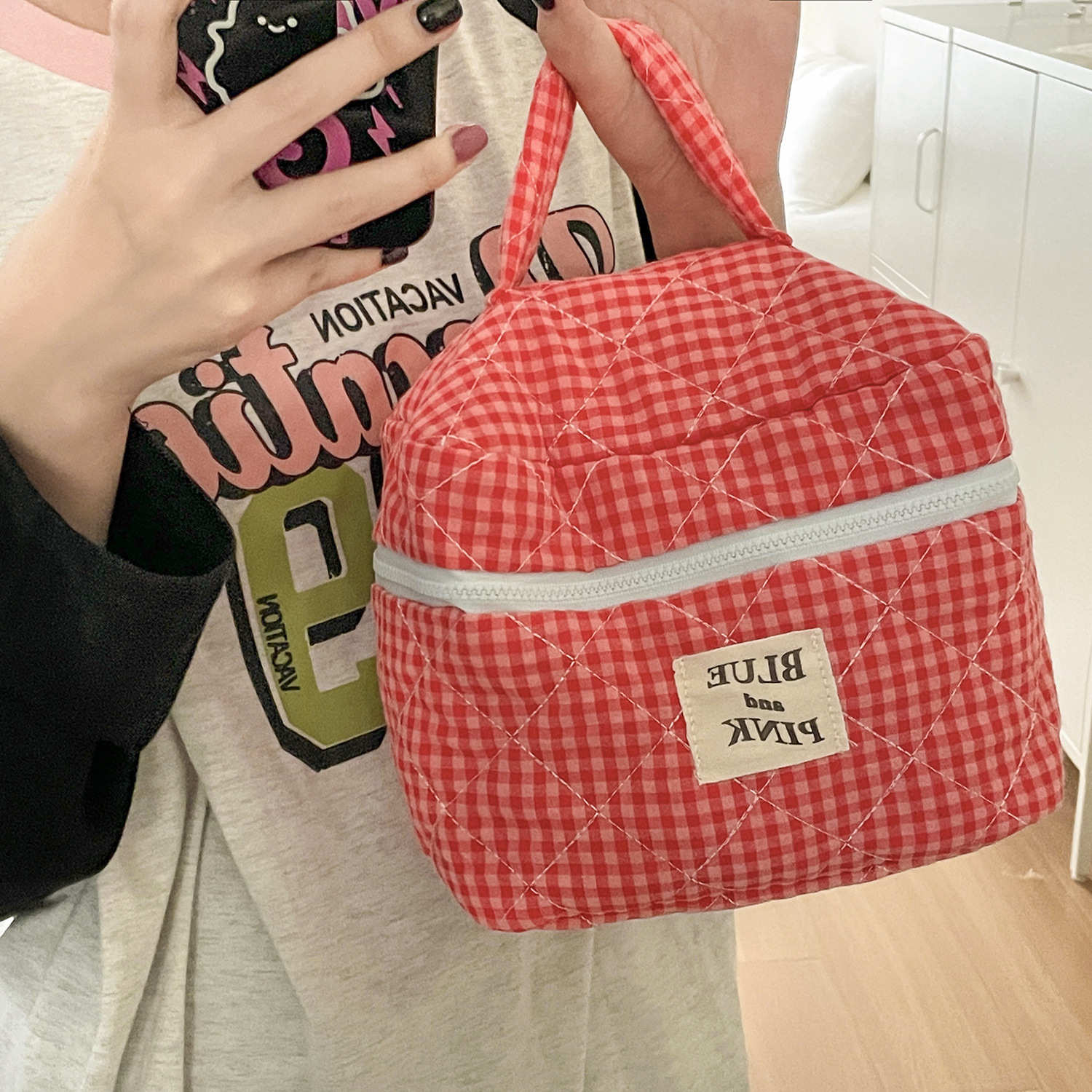 Picture of Redberry Plaid Cosmetic Bag, Simple, Large-Capacity and Good-Looking Student Cosmetics Storage Bag, Cotton Quilted Toiletry Bag