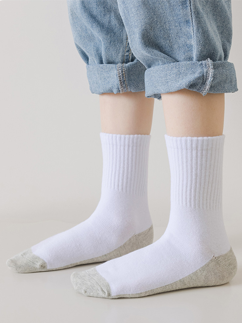 Picture of Children's white socks for boys and girls mid-barrel spring and autumn and winter sports socks for big children and primary school students mid-child dirty-resistant student socks