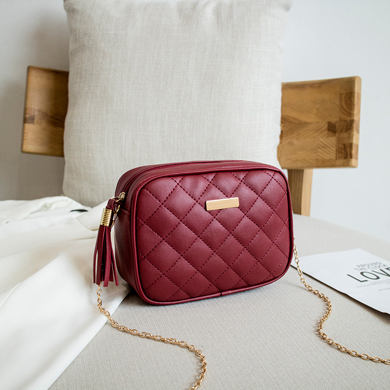 Picture of Foreign trade rhombus zipper women's bag 2023 spring and summer new fashion chain shoulder slung small square bag women's bag wholesale