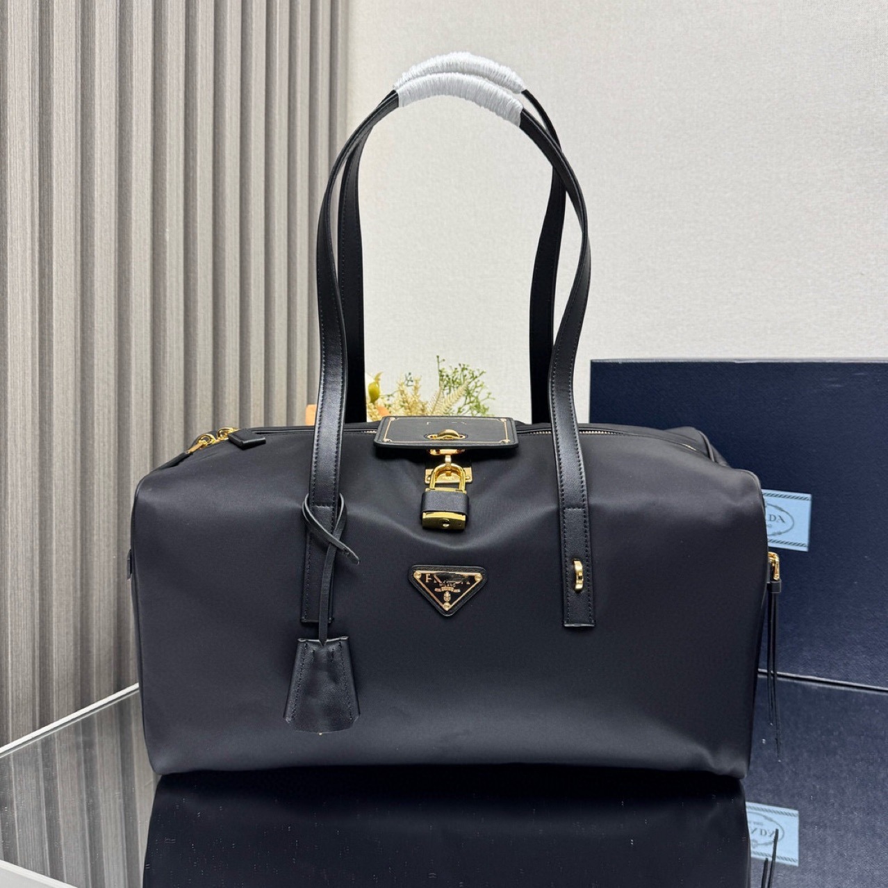 P Lada Large Recycled Nylon Handbag with Lock Decoration for Short Trips and Business Trips 1Bb135 High Cross-Border