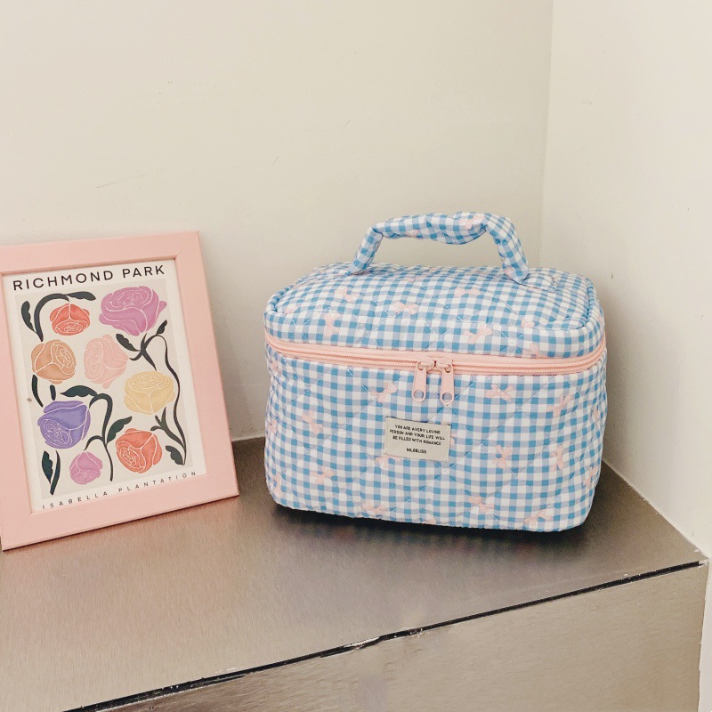 Picture of Simple bow travel portable cosmetic bag large capacity high-end feeling ins high-value cosmetic bag a batch