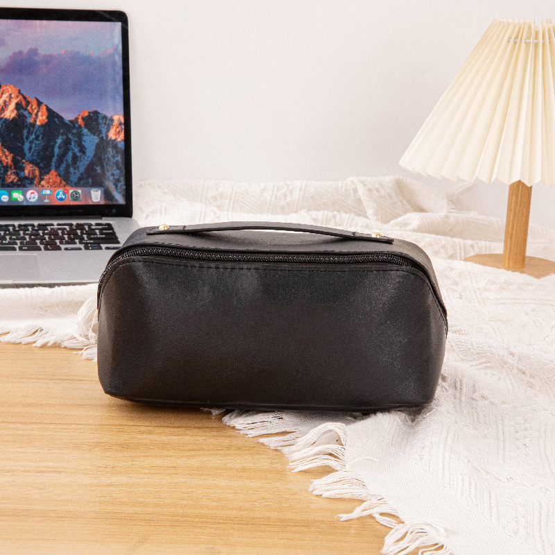 Picture of Internet celebrity style large capacity high-looking PU cosmetic bag letter-free portable storage bag travel storage bag wholesale