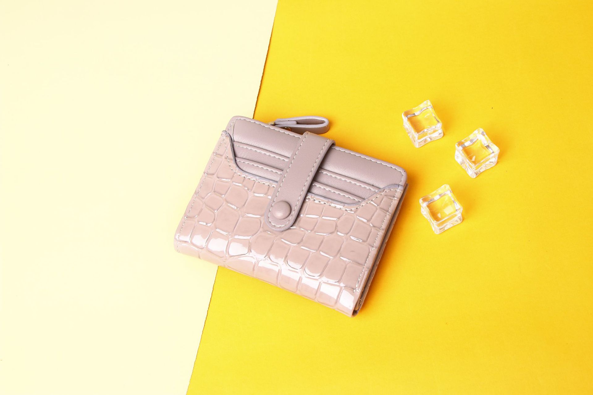 Picture of 2024 New Short Women's Wallet High-End Multi-Card Slot Multi-Function Card Holder Solid Color Stone Pattern Coin Purse Wallet Bag
