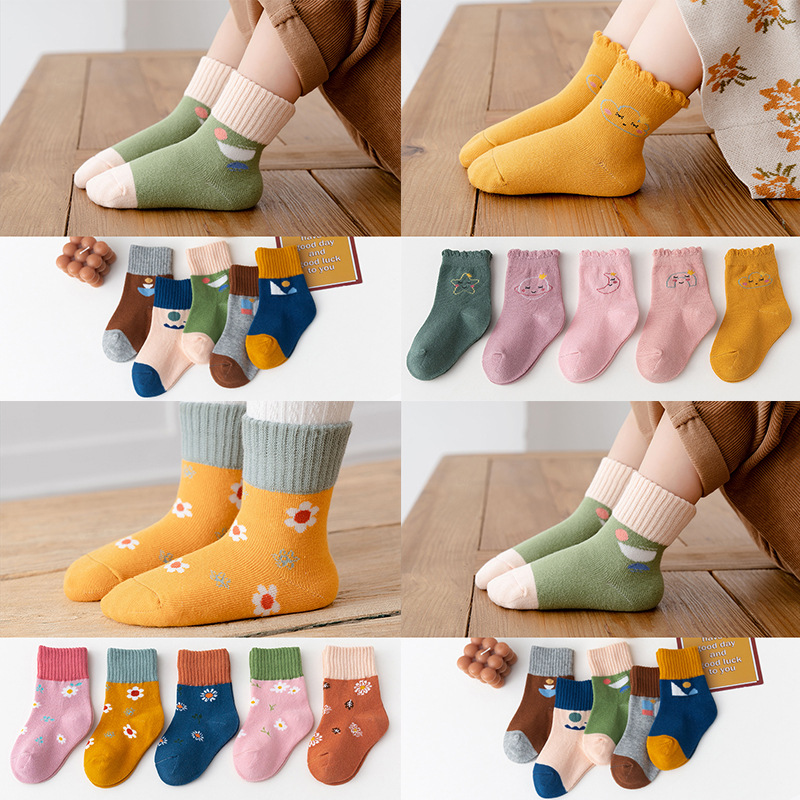 Picture of Winter polyester cotton boys' baby socks spring and autumn children's socks autumn and winter New cartoon Korean style girls' mid-calf children's socks