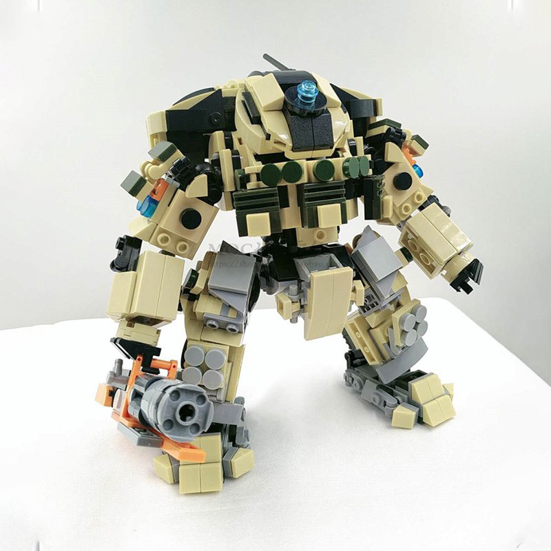 MOC compatible with LEGO Q flame Titans fall for LEGO set Desert mecha small particle assembly creative