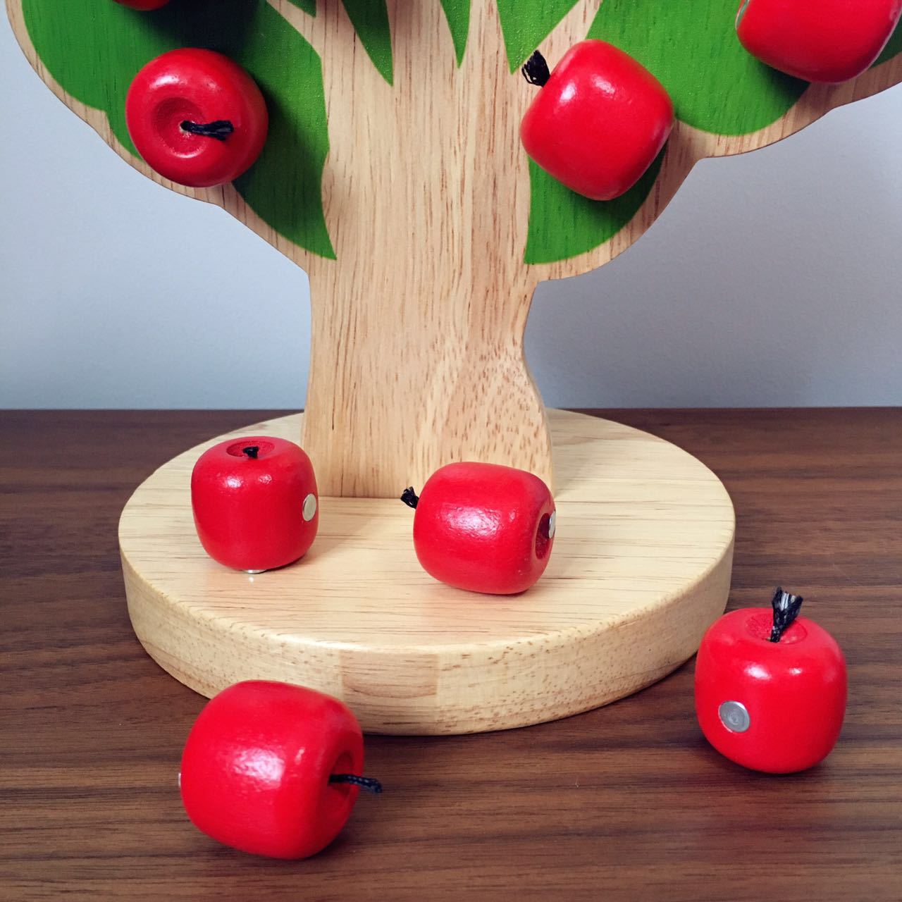 Picture of Wooden Magnetic Apple Tree Montessori Teaching Aids Learn Counting Fruit-dividing Baby Kindergarten Teaching Early Education Educational Toys