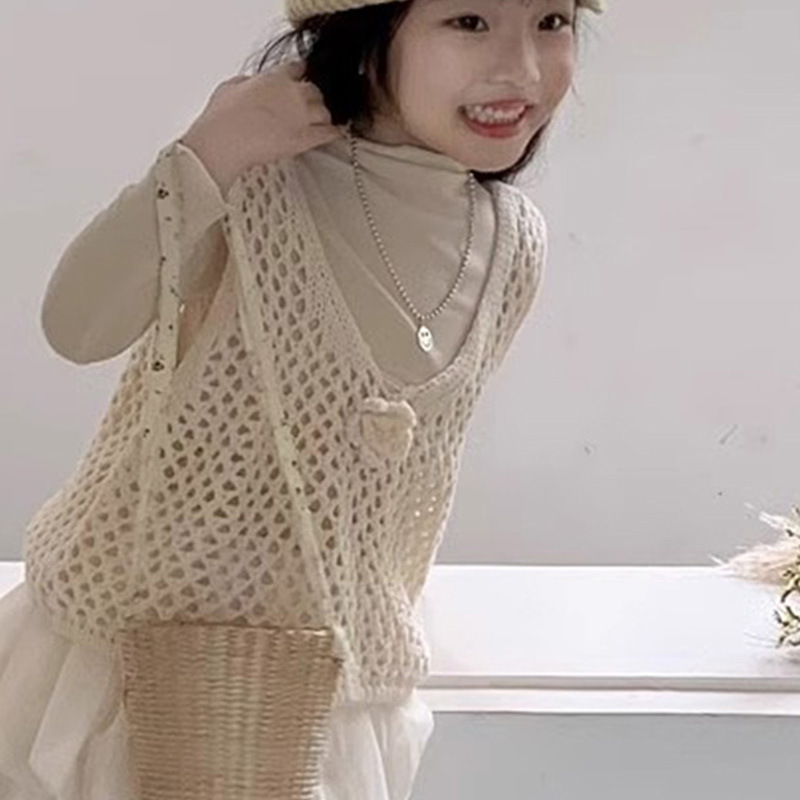 Picture of Girls' Clothing 2025 Early Autumn Sleeveless Pure Color Cut Out Knitted Vest Baby Girl Fashionable Vest Versatile Style