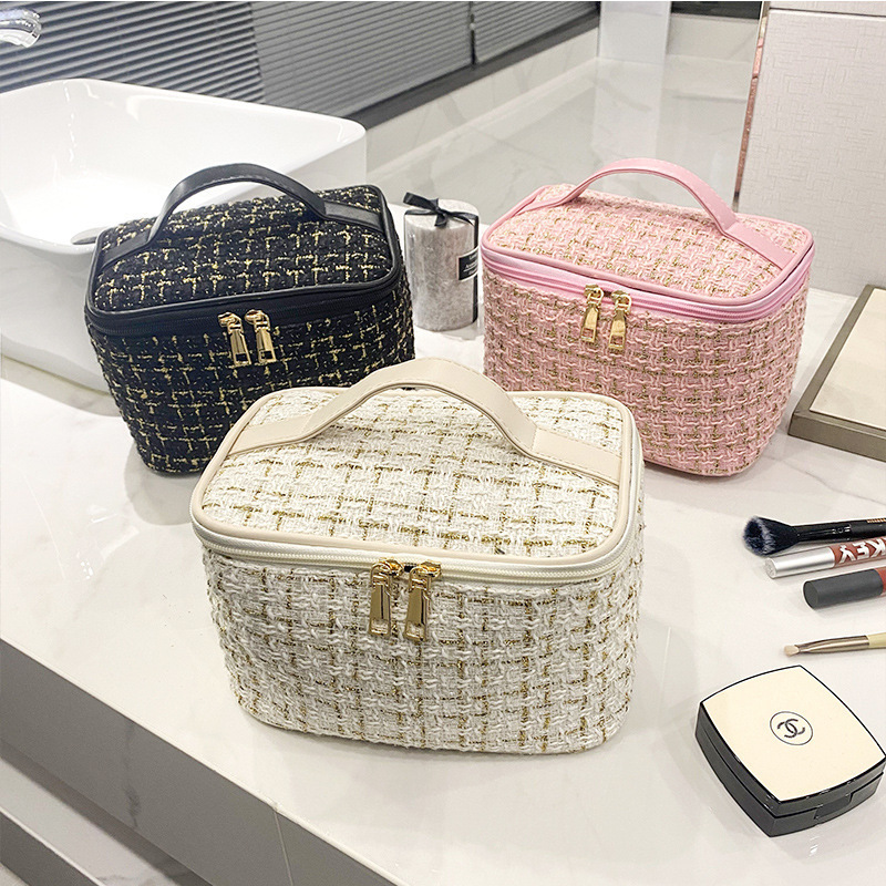 New Cyber Celebrity Cosmetic Bag New Cosmetics Large Capacity Storage Bag Portable Travel High-end Small Chanel Style Cosmetic Bag