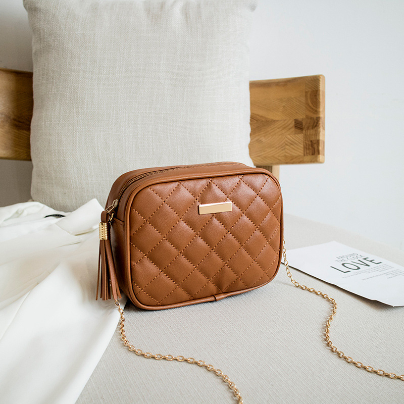 Picture of Foreign trade rhombus zipper women's bag 2023 spring and summer new fashion chain shoulder slung small square bag women's bag wholesale