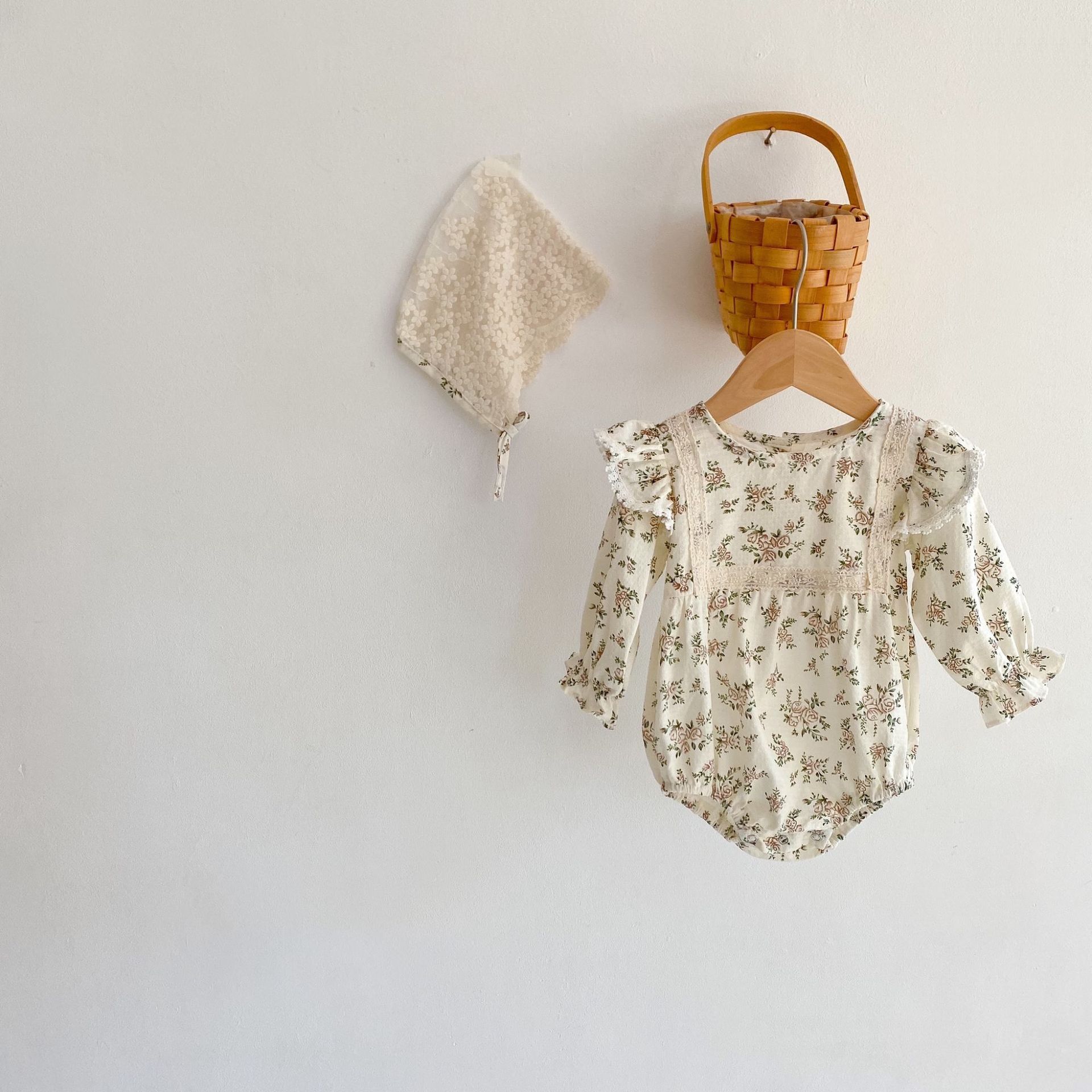 Picture of Ins Hot Sale 2025 Spring and Autum Cute Baby Girl Printed Jacquard Long-Sleeved Harem Cotton Jumpsuit Romper