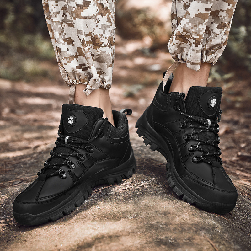 Picture of 2022 New Trendy Large Size Men's Hiking Shoes Fashionable Hiking Shoes Military Boots Non-slip Wear-resistant Outdoor Shoes Men's Shoes Jinjiang