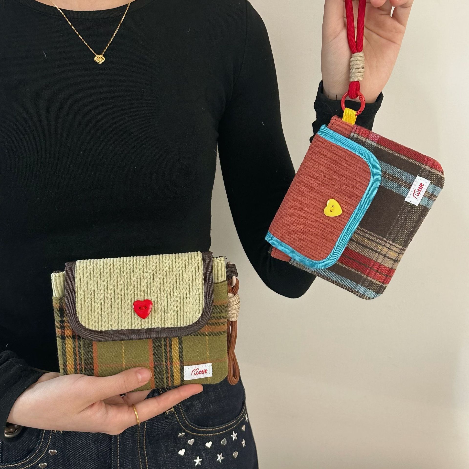 Picture of Retro Plaid Mini Mouth Red Bag 2025 New Portable Travel Sundries Storage Bag Earphone Bag Coin Purse