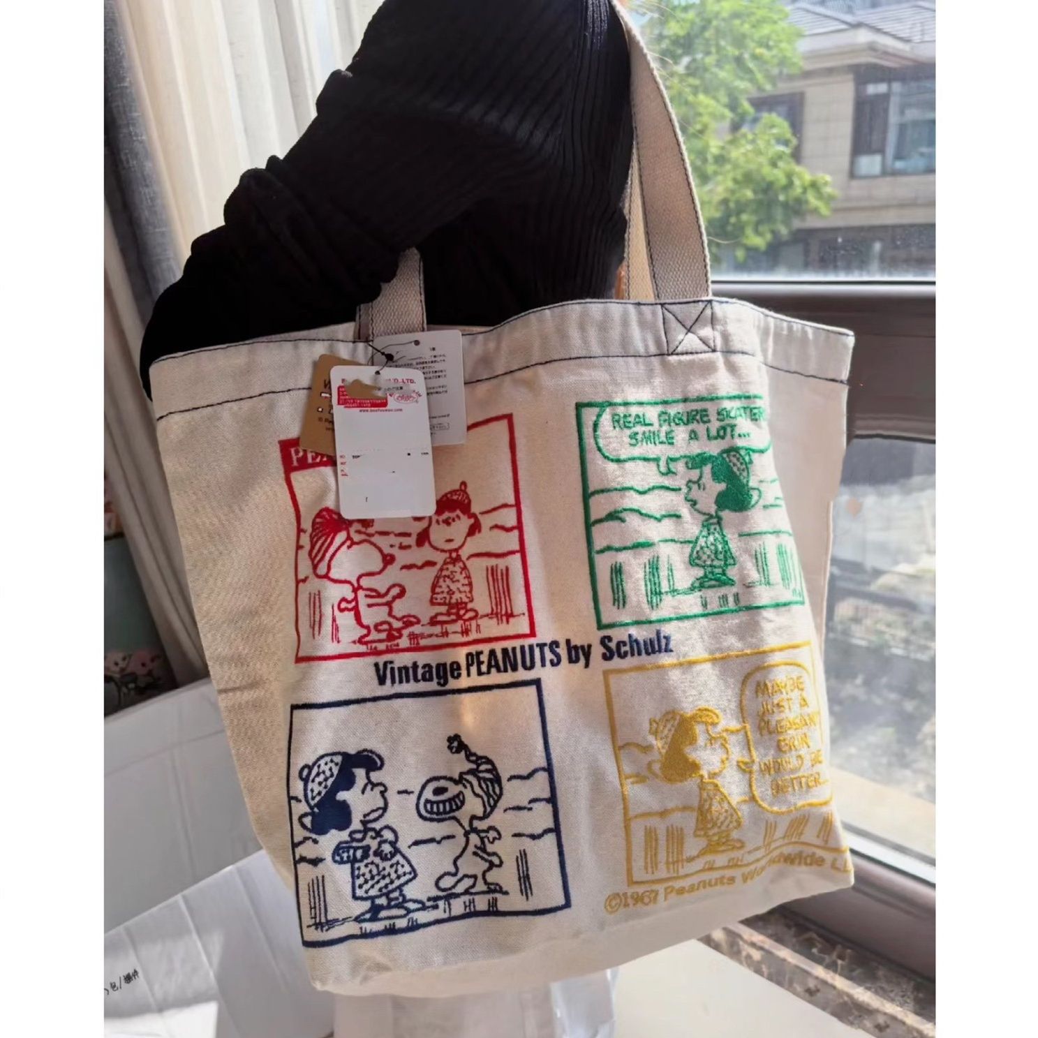Picture of Japanese Snoopy boofoowoo Joint Canvas Embroidered Shoulder Bag Large Capacity Tote Bag Handbag Shoulder Bag