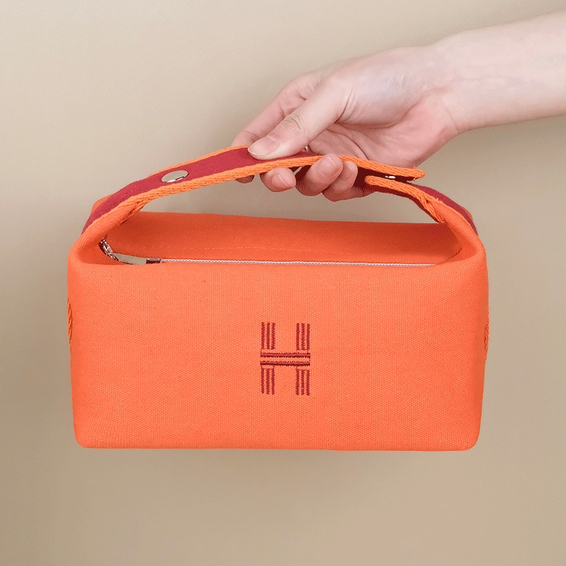Picture of New ins canvas portable cosmetic bag large capacity wash bag women portable travel storage bag manufacturers wholesale