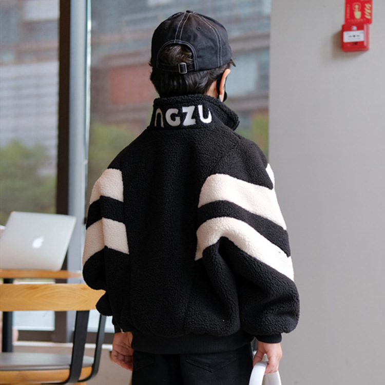 Picture of Children's Winter Clothing for Boys, Lamb Wool Jacket with Fleece Lining, Thickened for Older Children, Long-Sleeve Zipper, Girls' Lamb Wool Sweatshirt