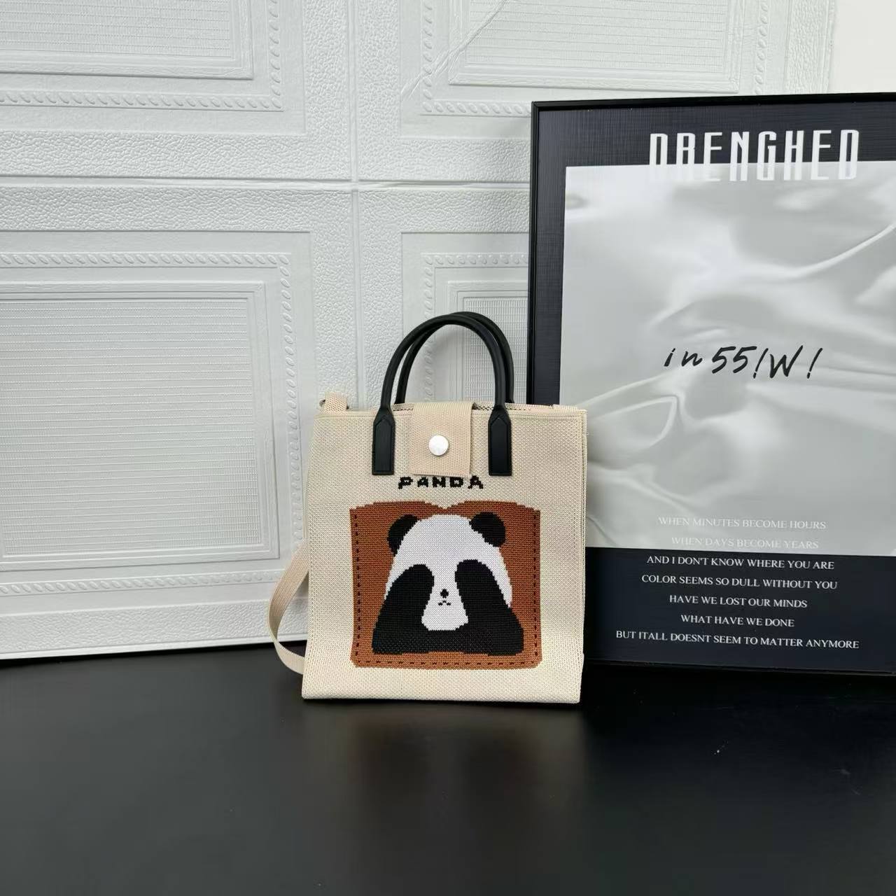 Picture of Advanced Sense Ins Mobile Phone Bag New Cartoon Knitted Bag Niche All-match Crossbody Handbag Korean Coin Purse Bag