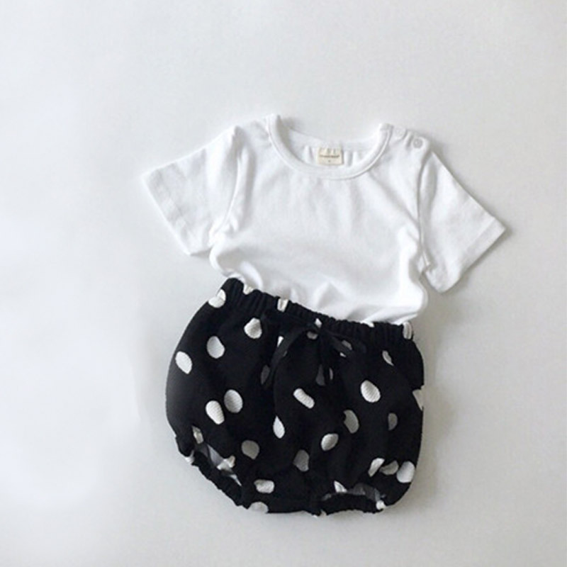 Picture of In Stock Korean Summer Boys and Girls Baby Suit Round Neck Short-sleeved T-shirt All-match Half-sleeved Pants Big Pp Bread Pants Children's Set