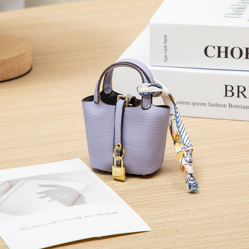 Picture of New Fashion Bag Pendant, High-End Leather Car Keychain Pendant, Cute Creative Headphone Bag, Women's Bag Jewelry