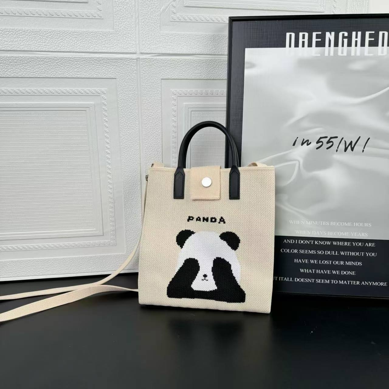 Picture of Advanced Sense Ins Mobile Phone Bag New Cartoon Knitted Bag Niche All-match Crossbody Handbag Korean Coin Purse Bag