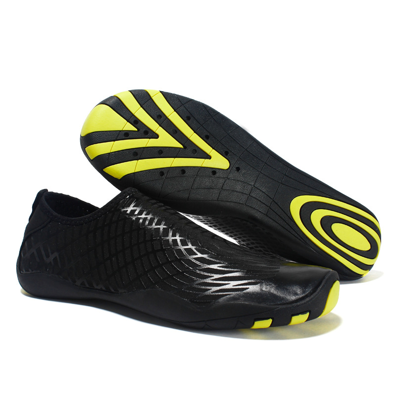 Picture of Couple beach shoes swimming shoes bare foot skin shoes non-slip men's and women's wading shoes outdoor backwater shoes diving shoes wholesale