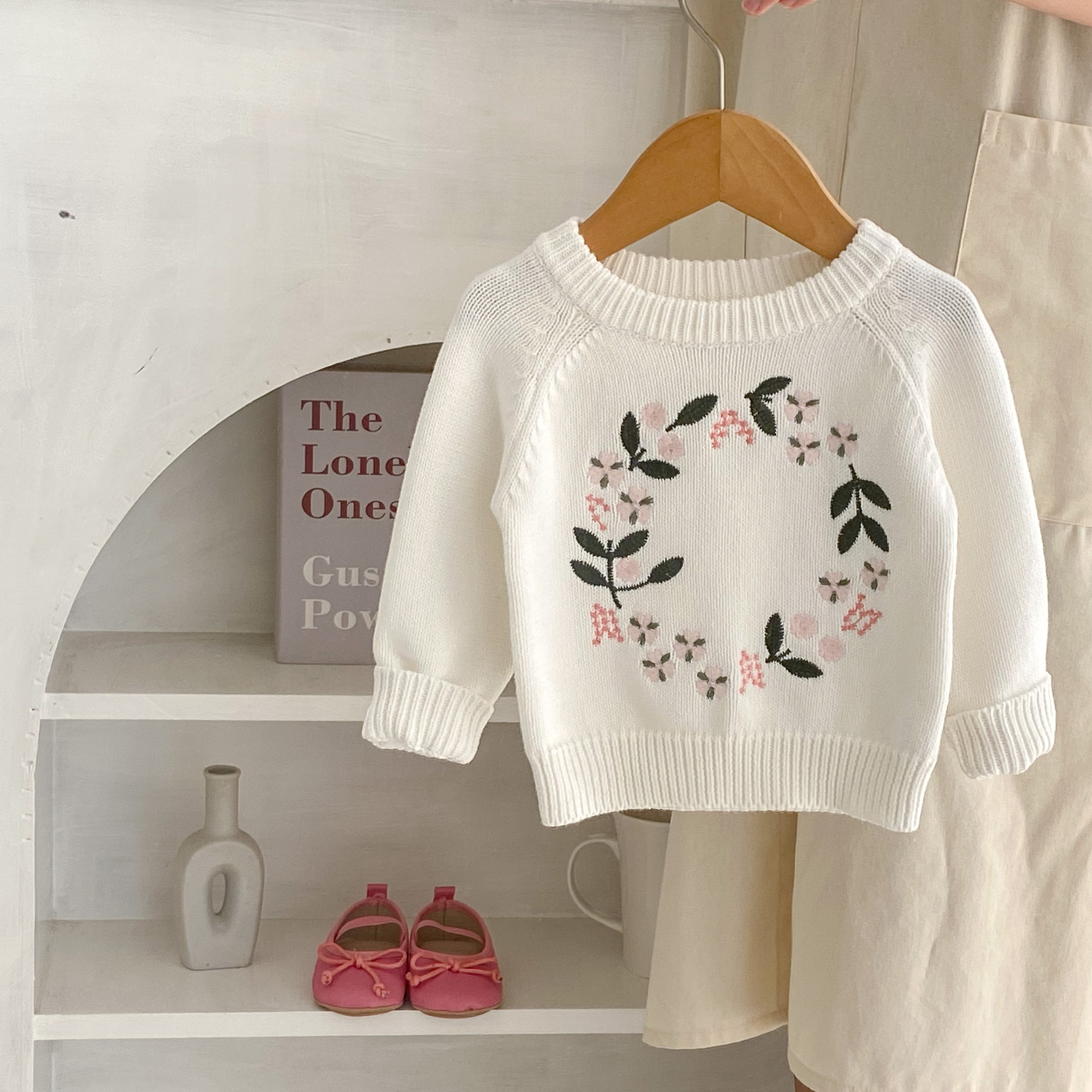 Picture of Ins 2025 New Autumn Popular Style Baby Girl Infant Kids Round Neck Knitwear Flower Embroidered Pullover Top