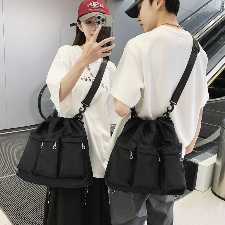 Crossbody Bag Men's Instagram Popular Brand Niche Design Drawstring Shoulder Bag Women's Sports Riding Black Tooling Bag