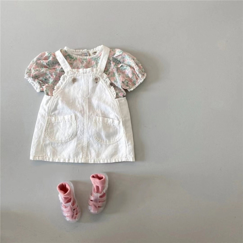 Summer children's clothing small and medium-sized children's denim suspender skirt girl baby cute foreign style white-fit loose girl's skirt fashion