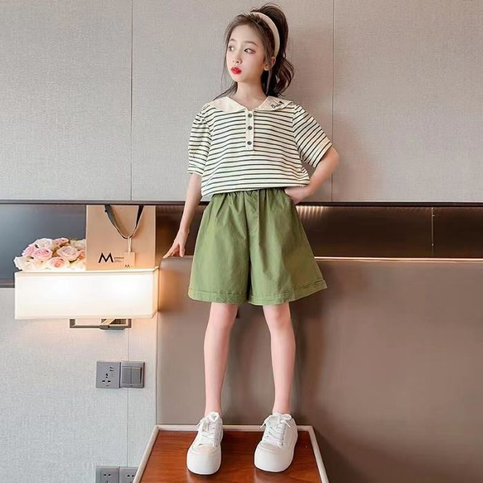 Picture of Girls Summer Suit Korean Style 2025 New Kidsren's Doll Collar Short-Sleeved Fashionable Girl Summer Stripesd Two-Piece Set