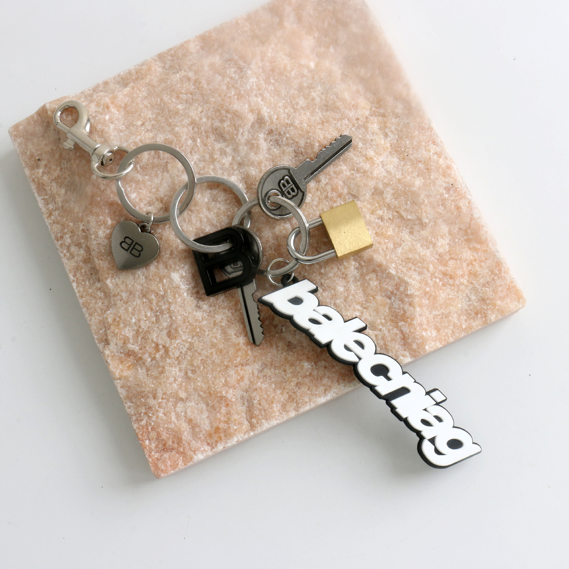Picture of B retro exaggerated soft silicone large letter key chain rodeo bag pendant personality car key ring accessories