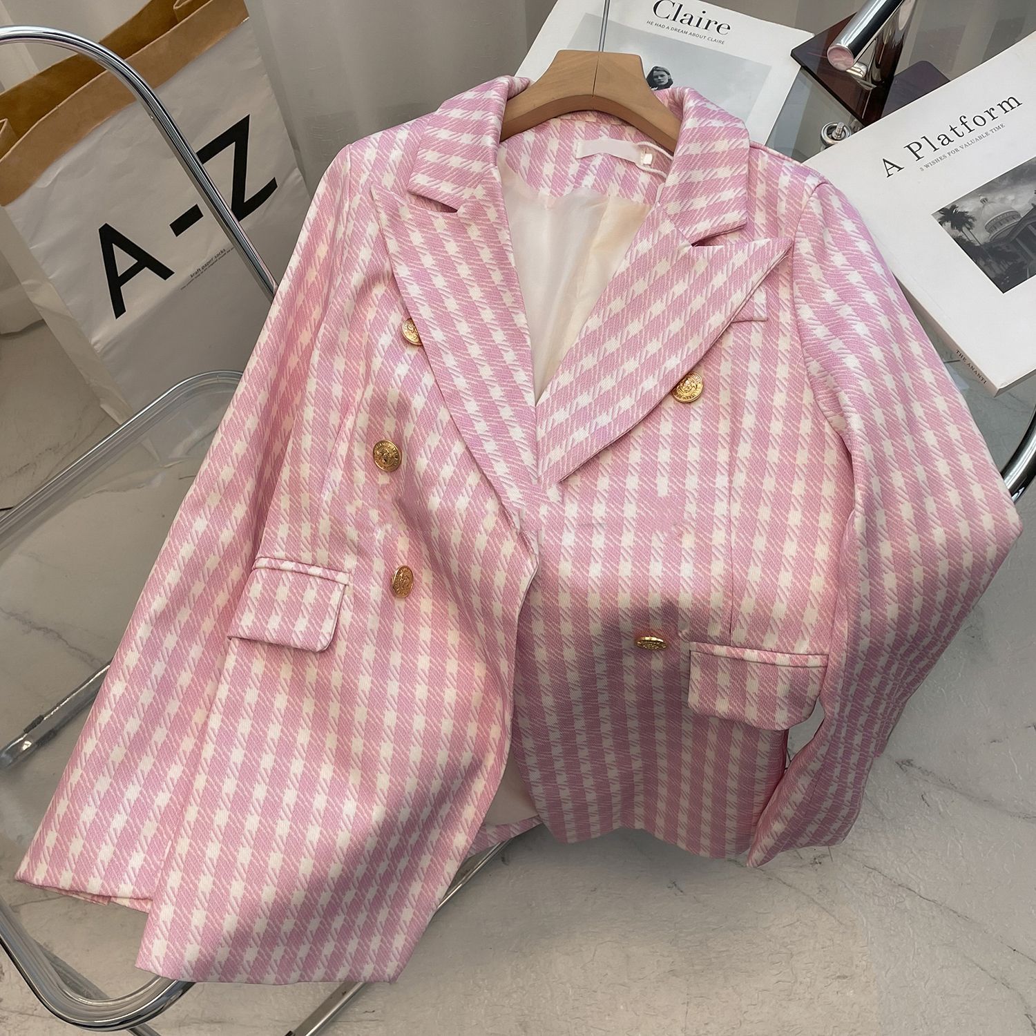 Picture of Girls' New Plaid Suit 2025 Spring & Fall New Houndstooth Double-Breasted Lapel Medium and Large Children's Suit Jacket
