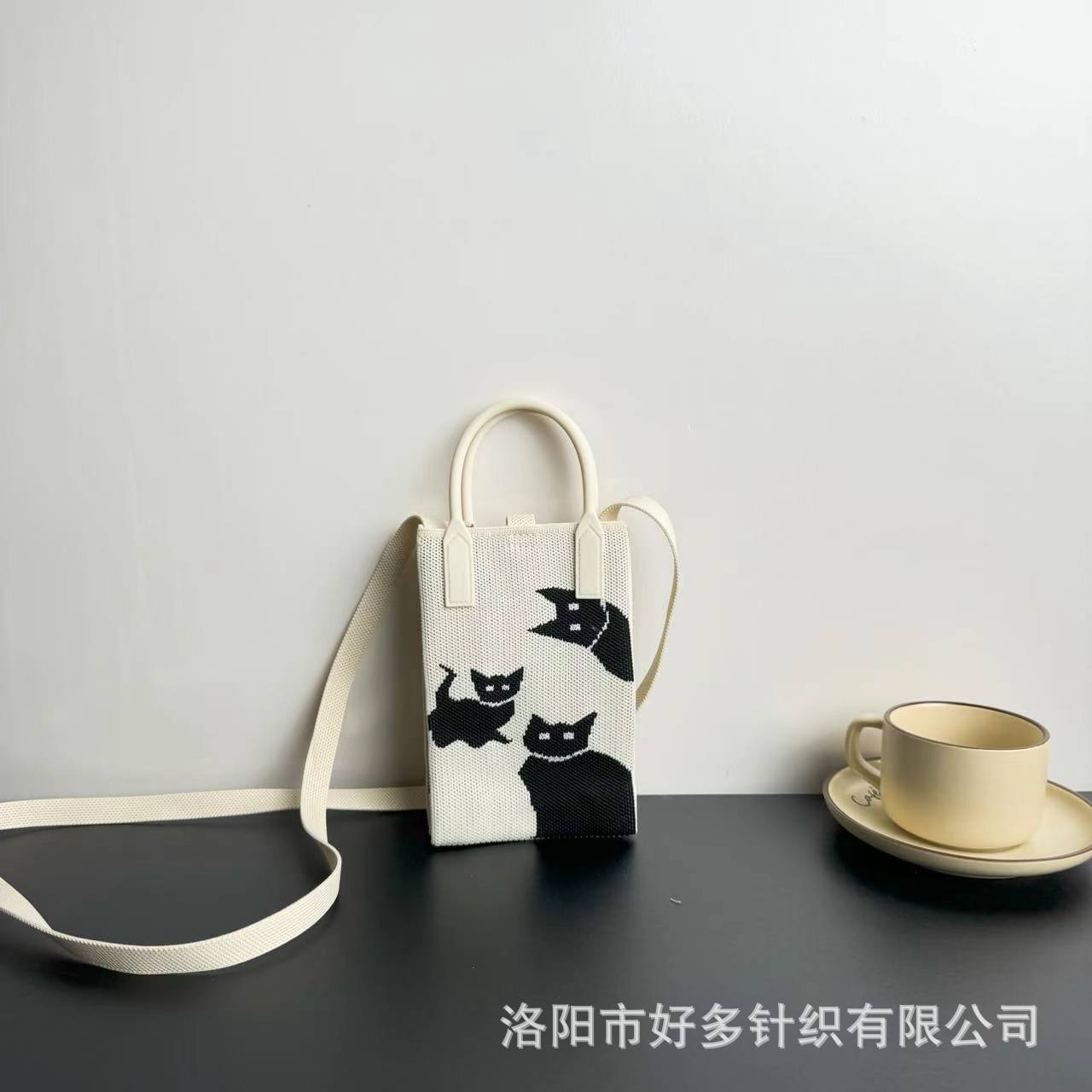 Picture of Advanced Sense Ins Mobile Phone Bag New Cartoon Knitted Bag Dopamine Niche All-match Crossbody Shoulder Bag Handbag