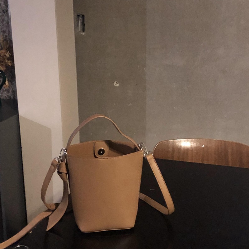 Picture of Wu 77 Simple da Capacity Solid Color Bag Korean Style Adjustable Shoulder Bag Pu Bucket Bag Female Student