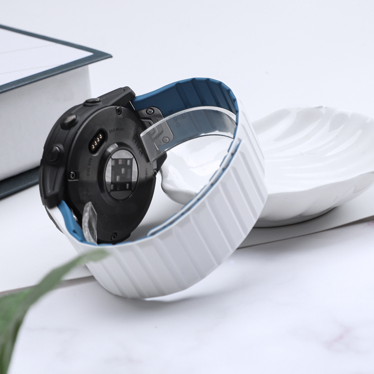 Picture of Suitable for Jiaming two-color silicone magnetic strap two-section 22MM26mm magnetic back ring contrast color watch strap wholesale