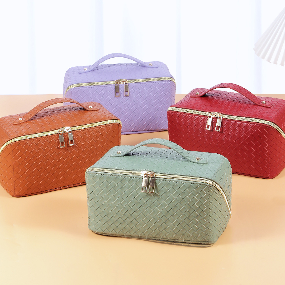 Picture of Amazon Wash Bag for PU Leather Small Checkered Textured Storage Large Capacity Multi-functional Cosmetic Bag Advanced Sense