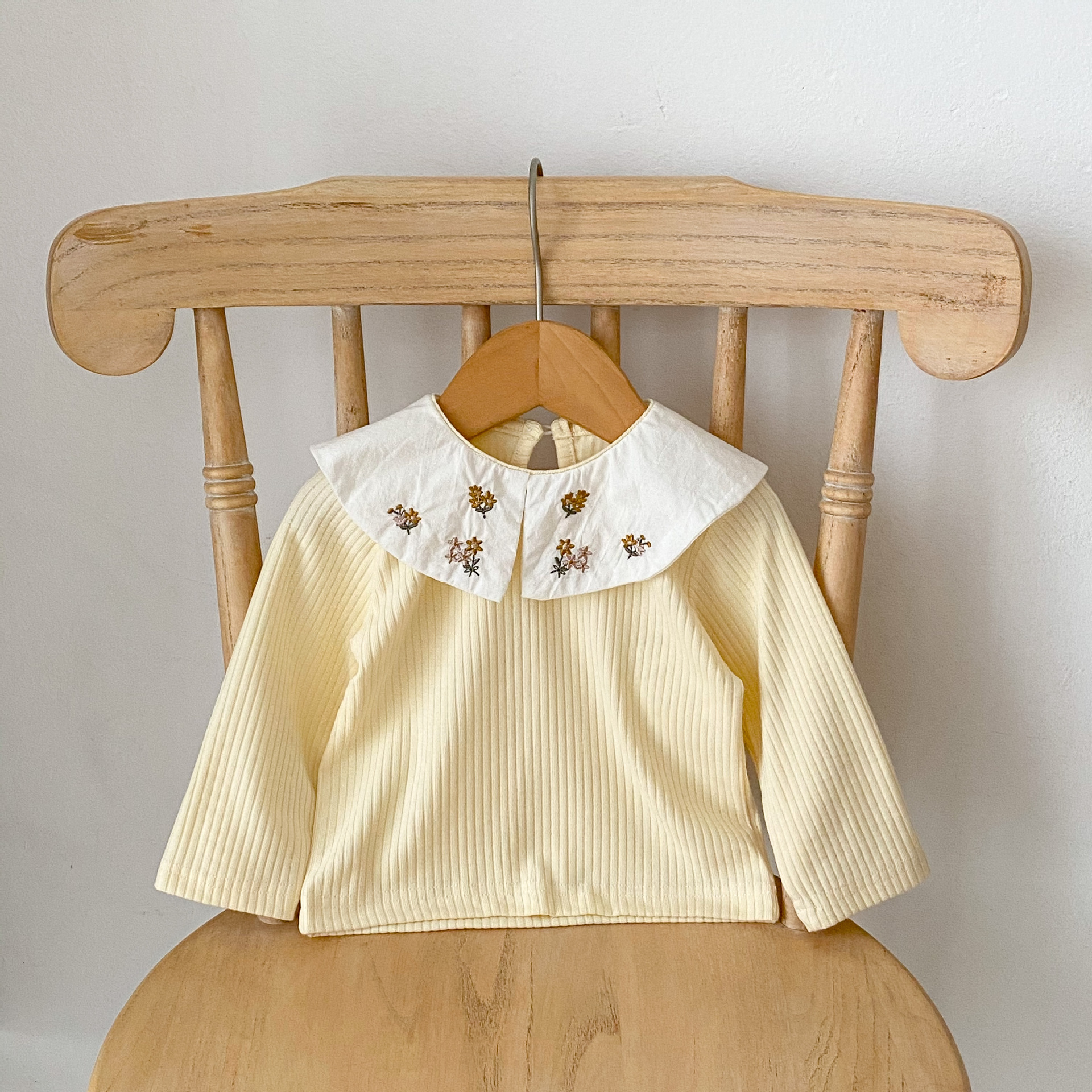 Picture of Ins2025 Baby Girl Thin Bottoming Shirt Cotton Embroidered Collar Baby Doll Shirt Infant Long-Sleeved T-Shirt Inner Top