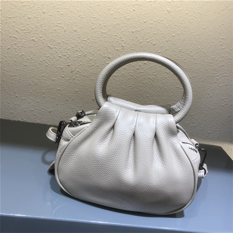 Top Layer Cowhide Cloud Dumpling Bag Bag Women's New Middle-aged Mother Bag Fashionable Popular Portable Small Bag