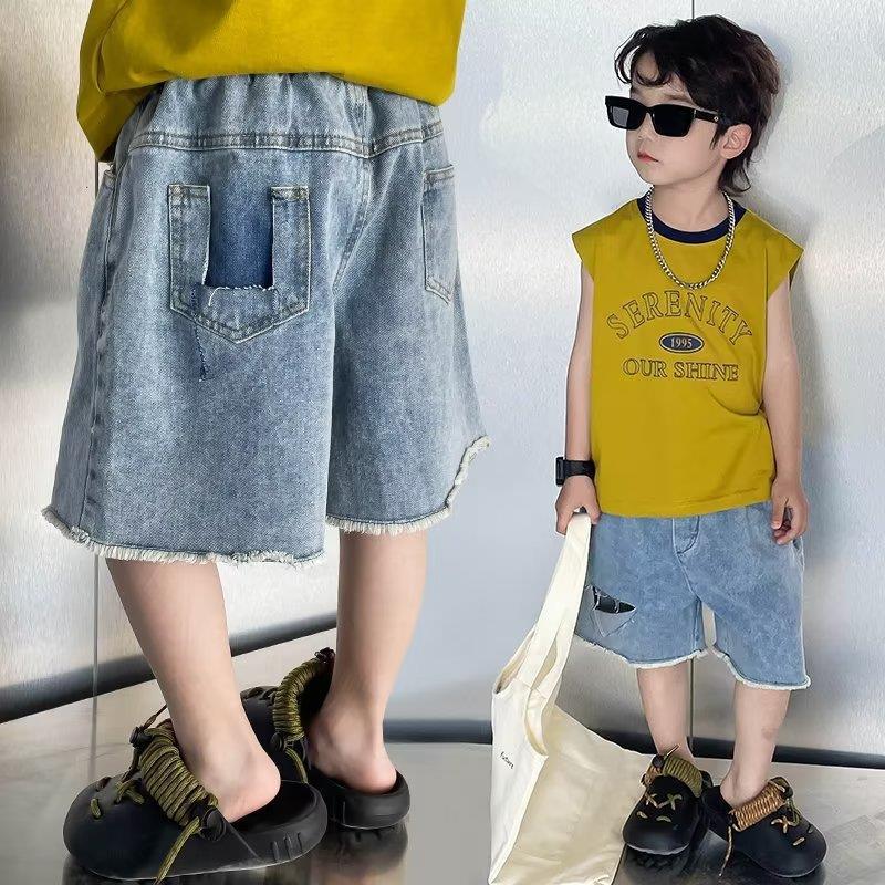Summer new boys' shorts 2024 thin children's Denim fifth pants summer ripped fashion trendy