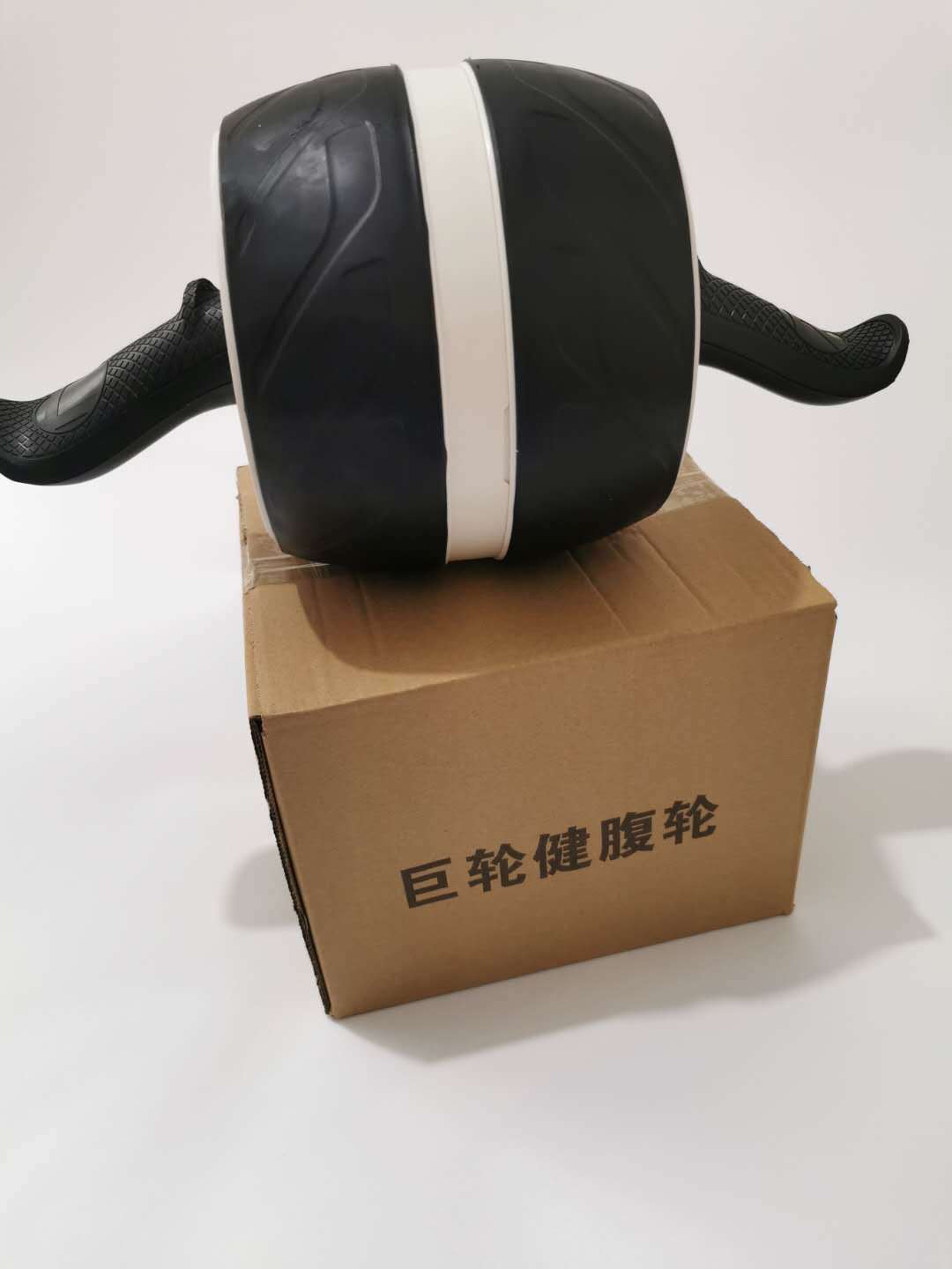 Picture of Abdominal Fitness Wheel Automatic Rebound Abdominal Muscle Wheel for Female and Male Beginners Abdominal Muscle Thin Belly Quick Home Outdoor Fitness Equipment