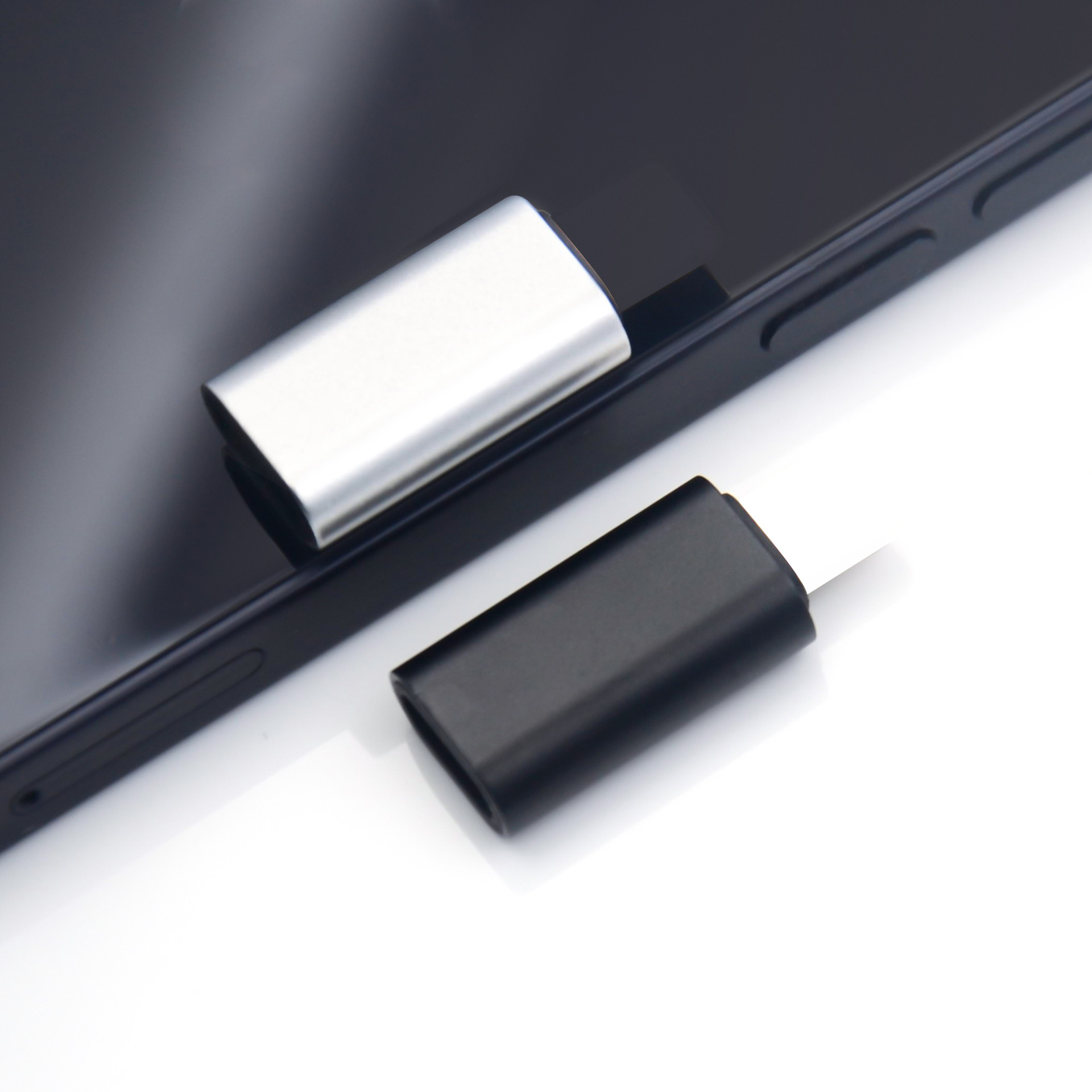 Picture of Support PD 18W fast charging adapter for iphone mobile phone type-c female to Apple adapter connector