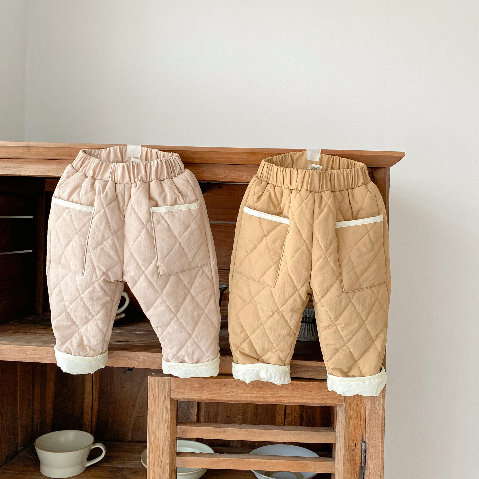 Picture of Ins 2025 Winter New Style Infants and Young Kidsren, Male and Female Babies, Rhombus Quilted Pants, Quilted and Thickeneded Versatile Pants