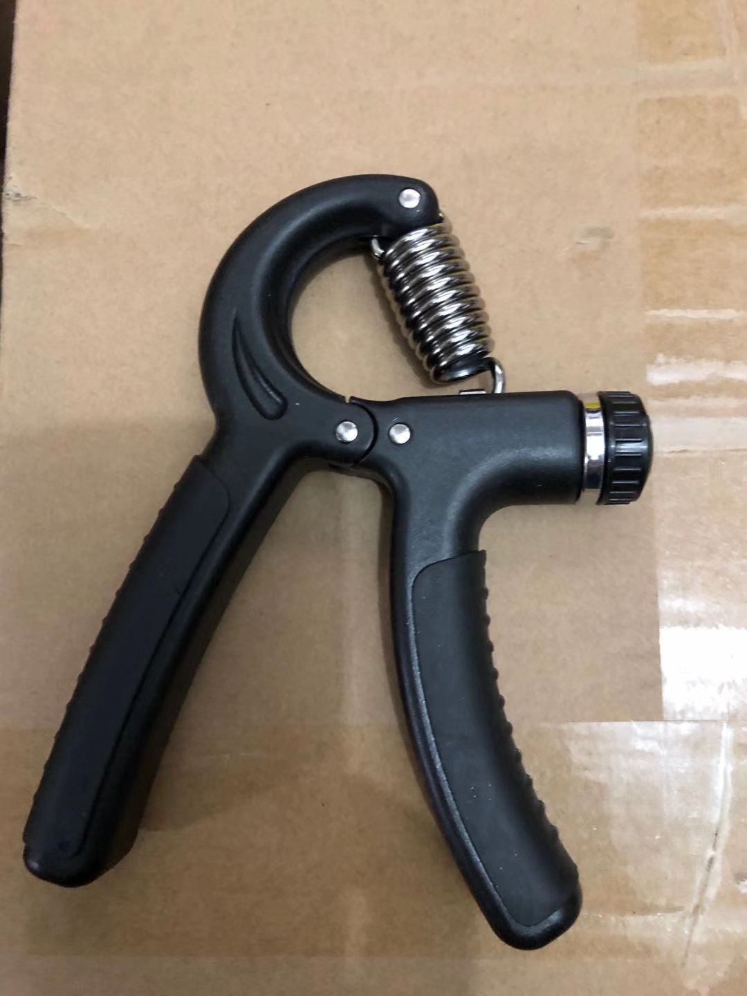 Picture of Factory supply R type adjustable grip wholesale generation hair 5-60kg finger trainer
