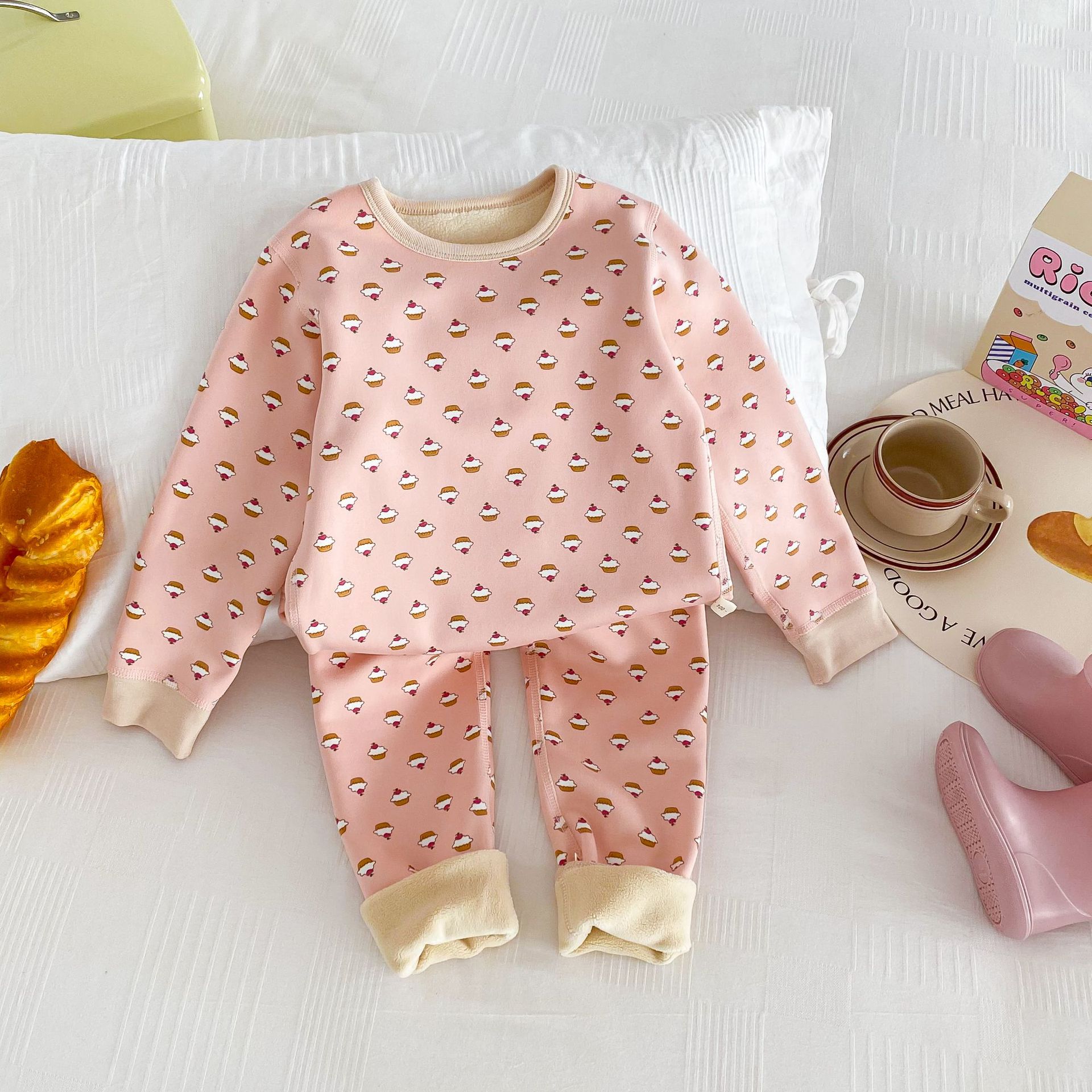 Picture of ZhongDa Children's Cherry Blossom Velvet Home Clothes Children's Warm Lined Velvet Thickened Pajamas Set Boys and Girls Corset Underwear Set