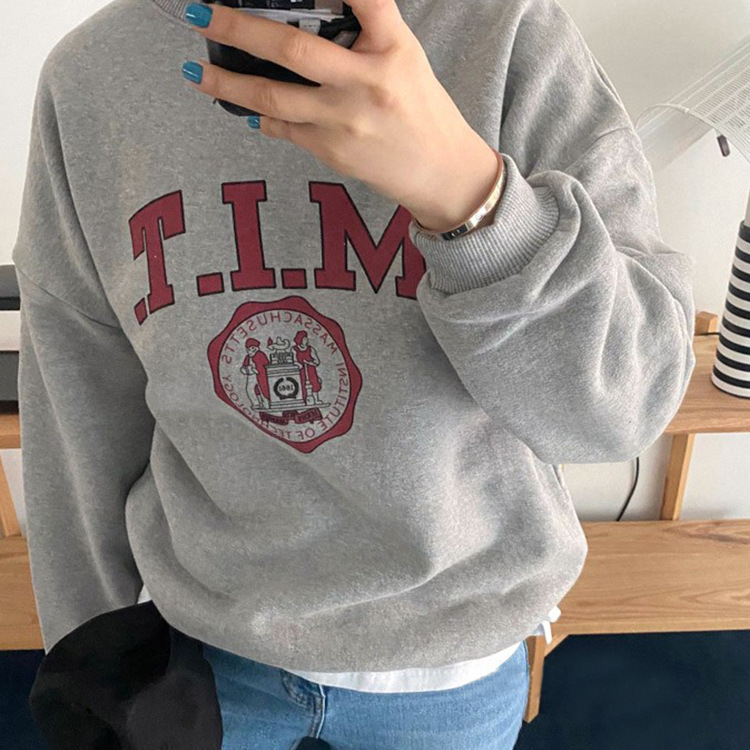 Picture of Spring and Autumn Children's Clothing Small and Medium-sized Children's Retro Tray Sweatshirt Ins Boys' and Girls' Loose Top Round Neck Family Clothes