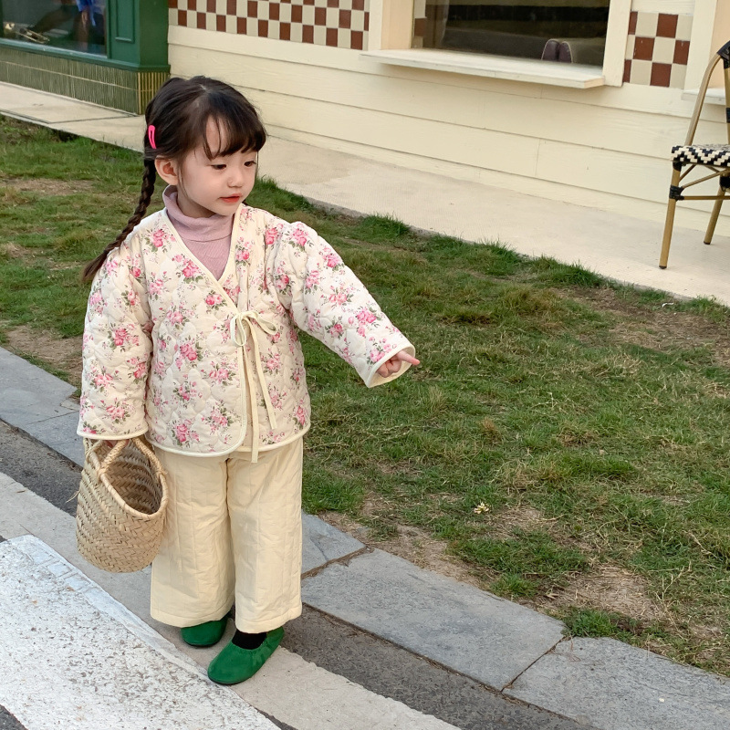 Picture of Girls' autumn and winter thickened cotton-padded fleece floral cotton-padded coat 2023 new Korean style fashionable lace-up cotton-padded jacket for baby girls