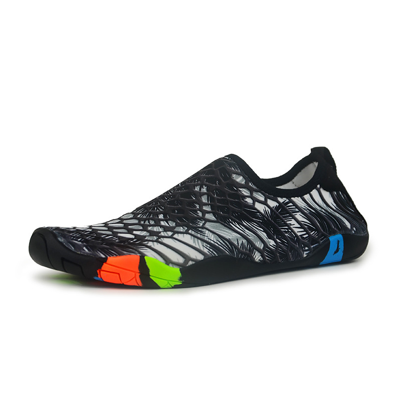 Picture of Couple's large size diving snorkeling shoes outdoor wading shoes beach thick bottom swimming shoes factory wholesale