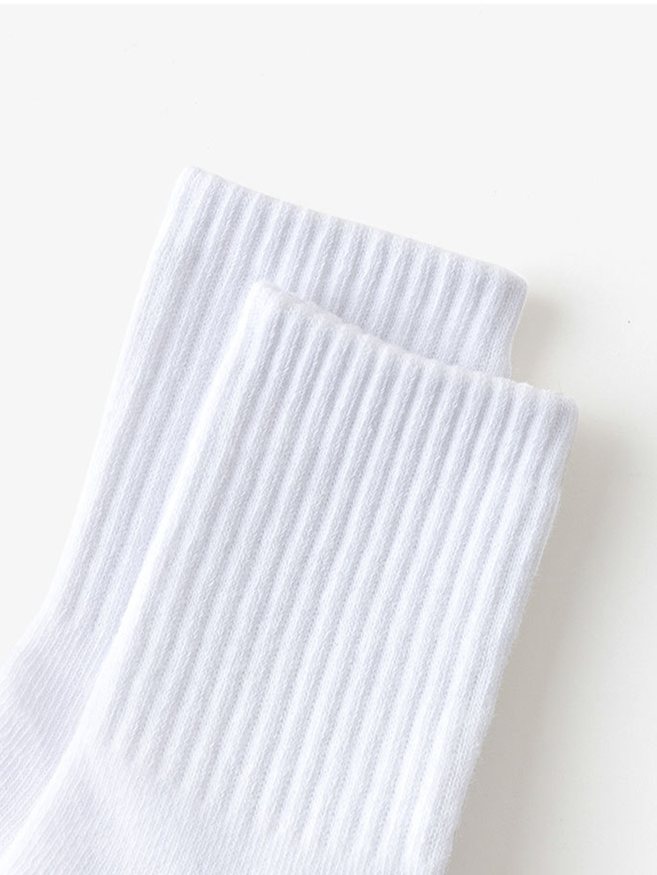 Picture of Children's white socks for boys and girls mid-barrel spring and autumn and winter sports socks for big children and primary school students mid-child dirty-resistant student socks