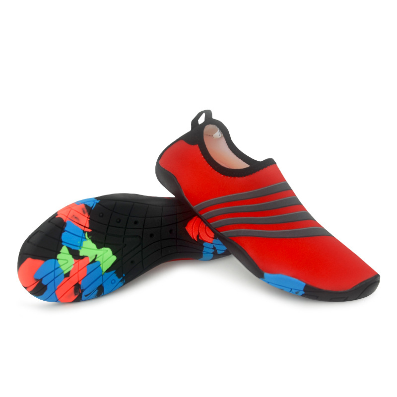 Couple's large size diving snorkeling shoes outdoor wading shoes beach thick bottom swimming shoes factory wholesale
