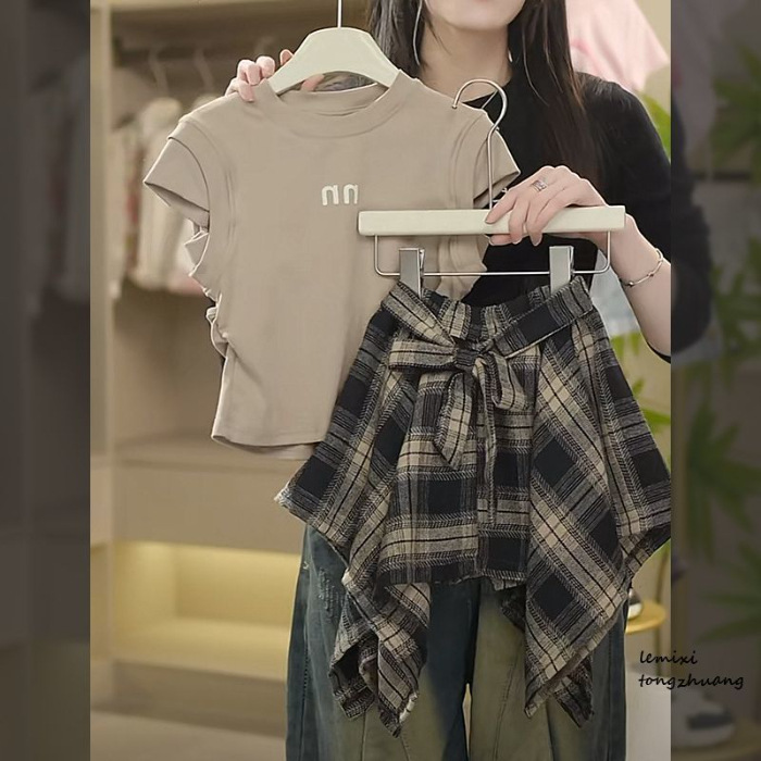 Picture of Girls' Backless T-Shirt and Irregular Plaid Skirt Two-Piece Set 2025 Summer Style Sweet and Cool Style Culottes Suit for Middle and Large Children